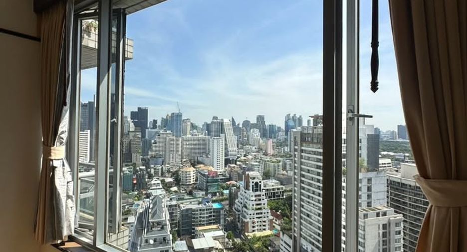 For sale 2 bedrooms condo in Pathum Wan, Bangkok