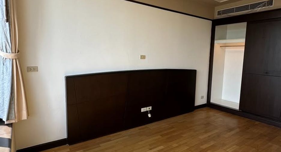 For sale 2 bedrooms condo in Pathum Wan, Bangkok