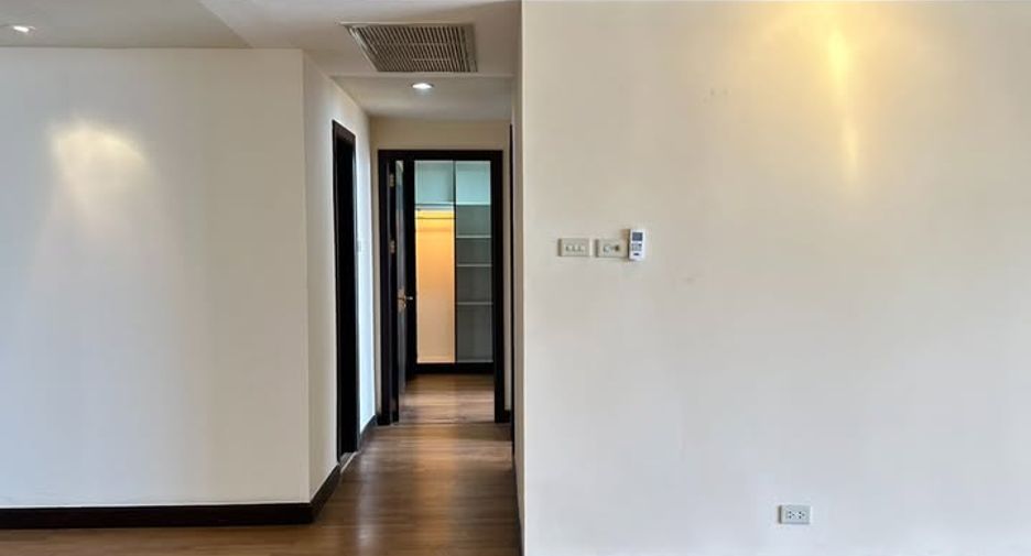 For sale 2 bedrooms condo in Pathum Wan, Bangkok