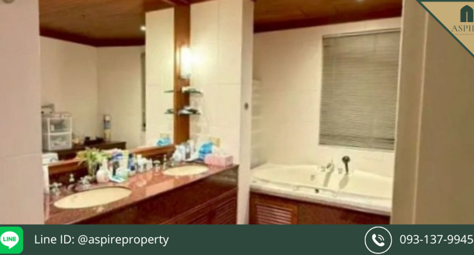 For sale 3 bedrooms condo in Watthana, Bangkok