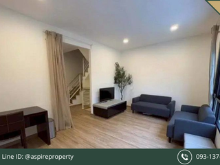 Casa adosada en alquiler de 3 habitaciones en Saphan Sung, Bangkok