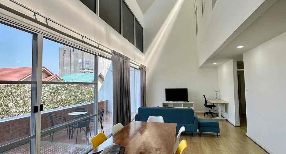 For rent 3 bedrooms condo in Bang Lamung, Chonburi