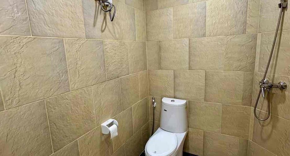 For rent 3 bedrooms condo in Bang Lamung, Chonburi