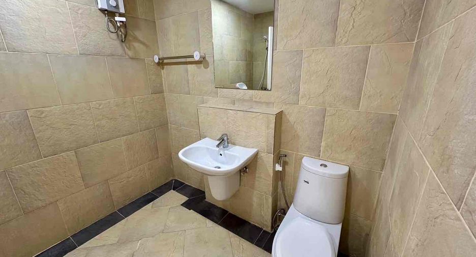 For rent 3 bedrooms condo in Bang Lamung, Chonburi