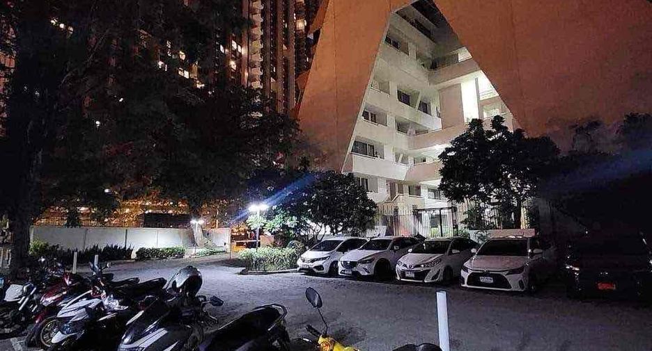 For rent 3 bedrooms condo in Bang Lamung, Chonburi