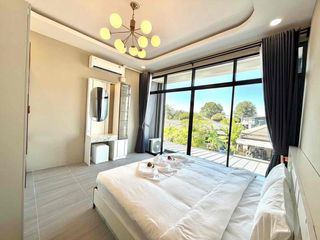 Villa zur Miete mit 6 Zimmer in Bang Lamung, Chonburi
