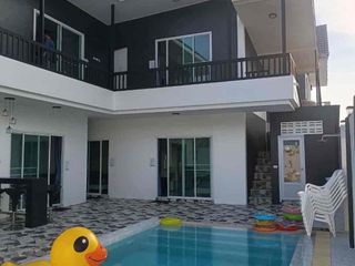 Villa zur Miete und zum Kauf mit 4 Zimmer in Bang Lamung, Chonburi