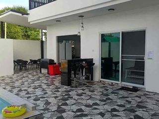 Villa zur Miete und zum Kauf mit 4 Zimmer in Bang Lamung, Chonburi