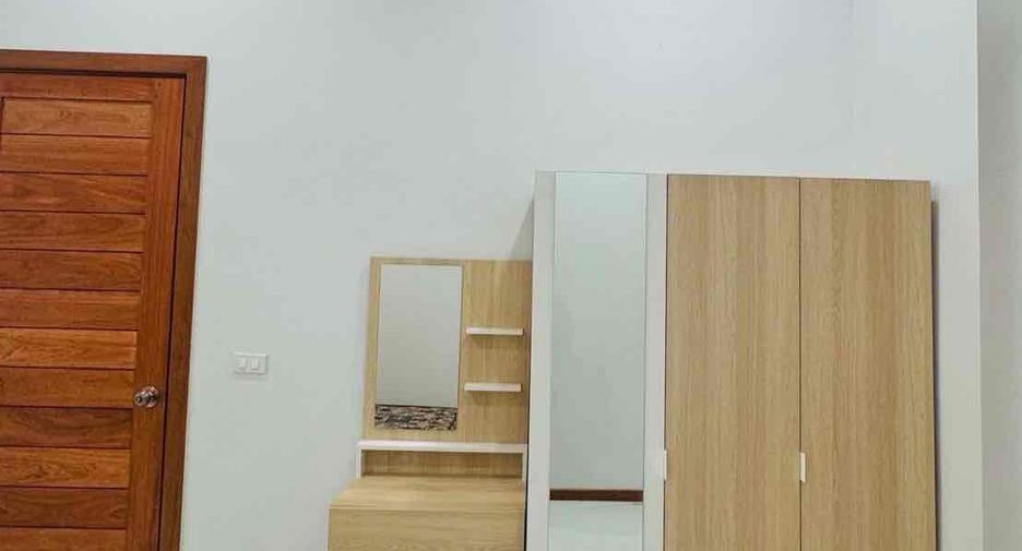 For rent 4 bedrooms villa in Bang Lamung, Chonburi
