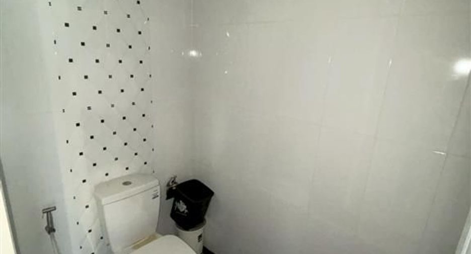 For rent and for sale 4 bedrooms townhouse in Don Mueang, Bangkok