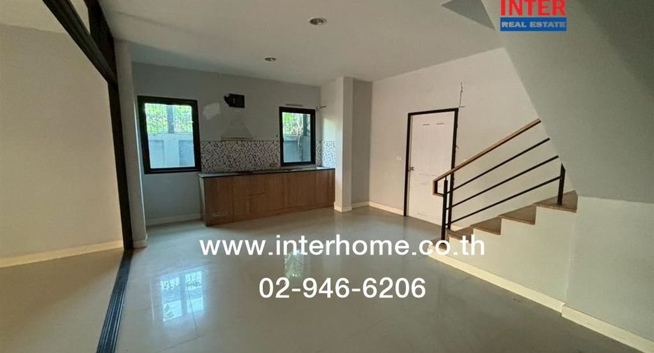 For rent and for sale 4 bedrooms townhouse in Don Mueang, Bangkok