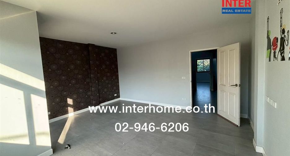 For rent and for sale 4 bedrooms townhouse in Don Mueang, Bangkok