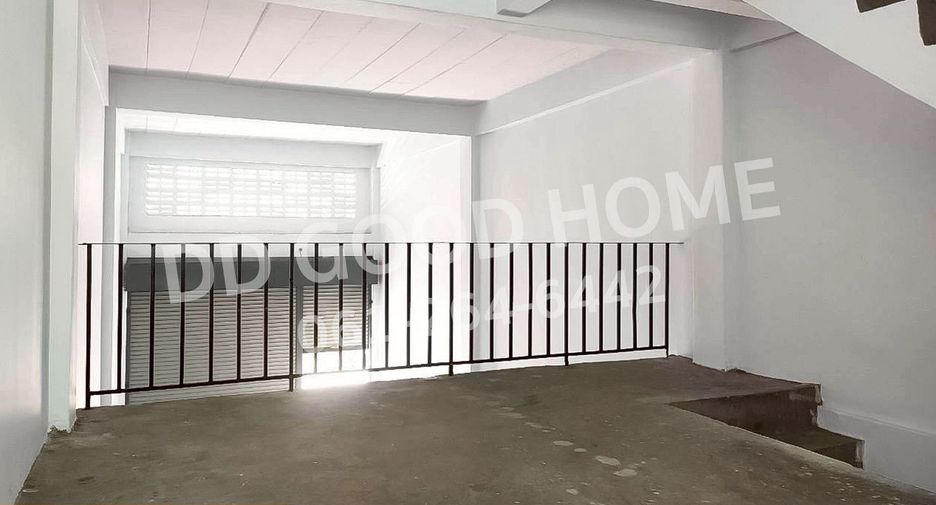 For sale 2 bedrooms retail Space in Phasi Charoen, Bangkok