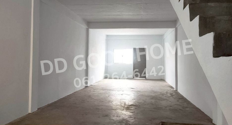 For sale 2 bedrooms retail Space in Phasi Charoen, Bangkok