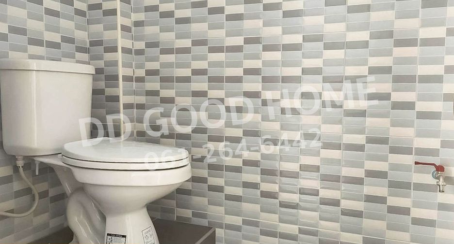 For sale 2 bedrooms retail Space in Phasi Charoen, Bangkok
