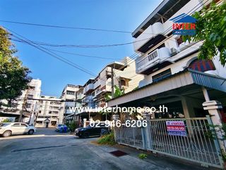 For sale 4 bedrooms townhouse in Din Daeng, Bangkok