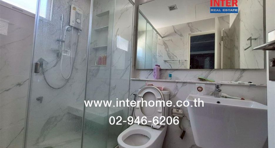 Haus zum Kauf mit 5 Zimmer in Bang Khae, Bangkok