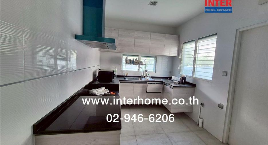 Haus zum Kauf mit 5 Zimmer in Bang Khae, Bangkok