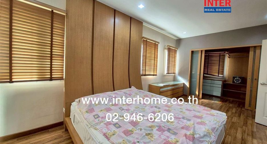 Haus zum Kauf mit 4 Zimmer in Bang Khae, Bangkok