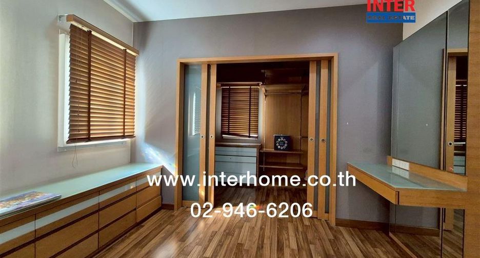 Haus zum Kauf mit 4 Zimmer in Bang Khae, Bangkok