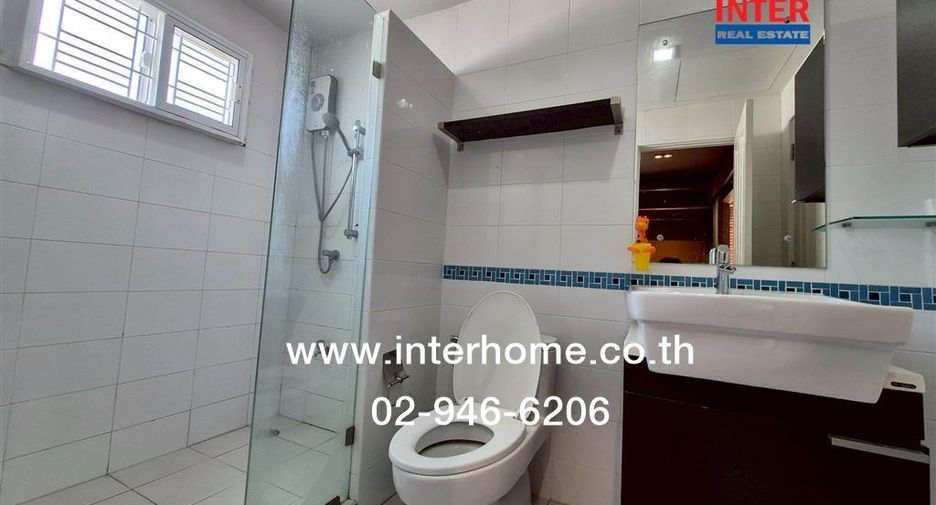 Haus zum Kauf mit 4 Zimmer in Bang Khae, Bangkok