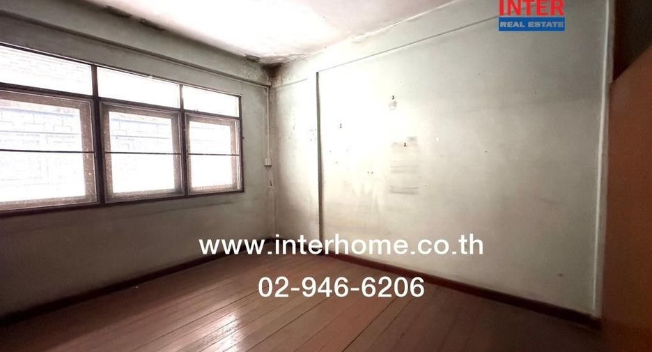 For sale 4 bedrooms retail Space in Pathum Wan, Bangkok