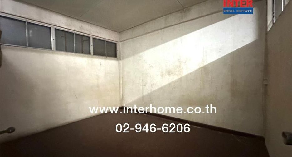 For sale 4 bedrooms retail Space in Pathum Wan, Bangkok