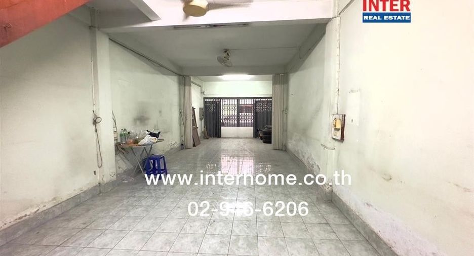 For sale 4 bedrooms retail Space in Pathum Wan, Bangkok