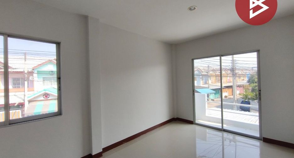 For sale 3 bedrooms townhouse in Mueang Nakhon Pathom, Nakhon Pathom