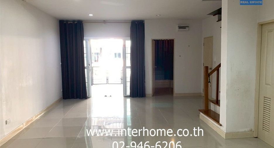 For sale 4 bedrooms townhouse in Khlong Sam Wa, Bangkok