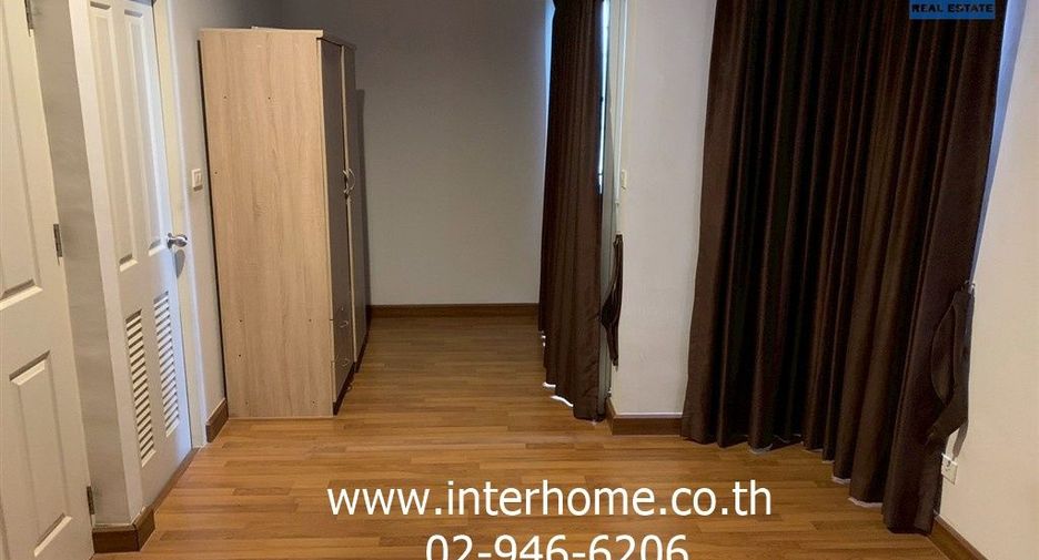 For sale 4 bedrooms townhouse in Khlong Sam Wa, Bangkok