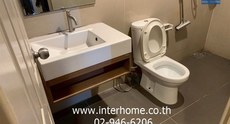 For sale 4 bedrooms townhouse in Khlong Sam Wa, Bangkok