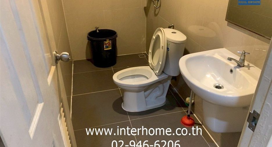 For sale 4 bedrooms townhouse in Khlong Sam Wa, Bangkok