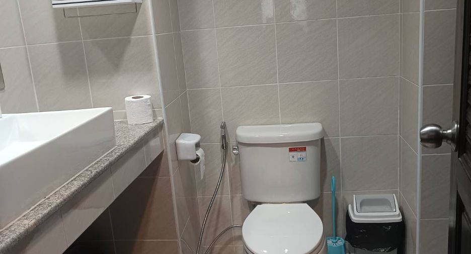 For sale studio condo in Bang Lamung, Chonburi