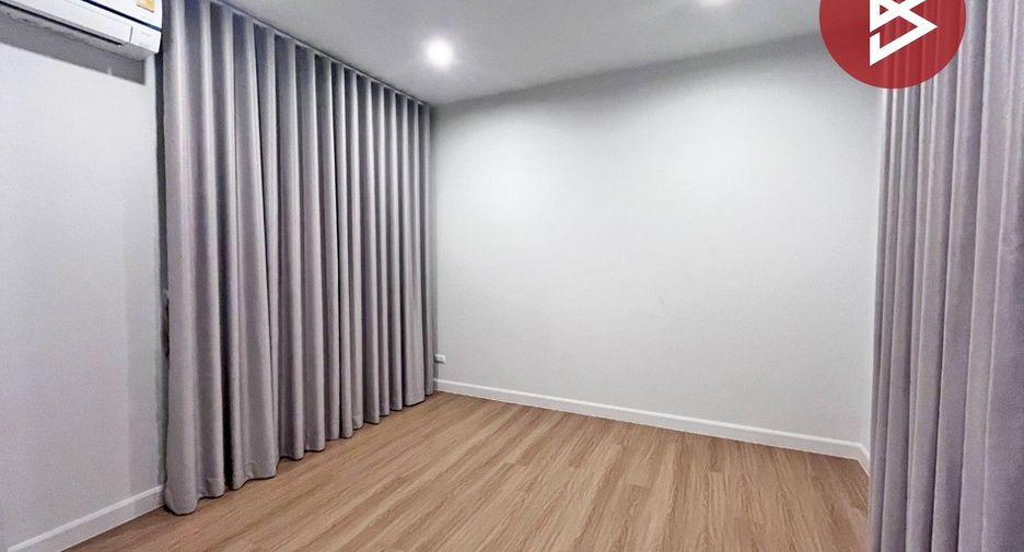 Casa en venta de 4 habitaciones en Lat Lum Kaeo, Pathum Thani