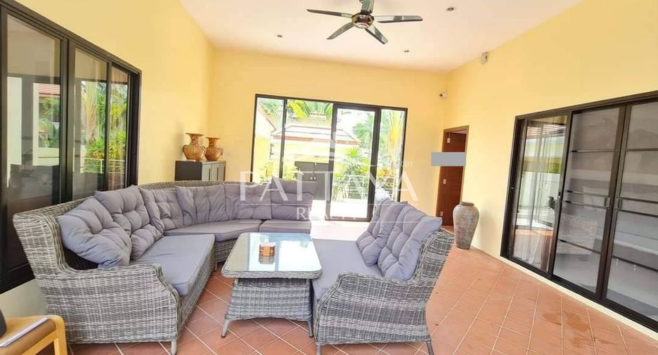 For sale 3 bedrooms villa in Sattahip, Chonburi