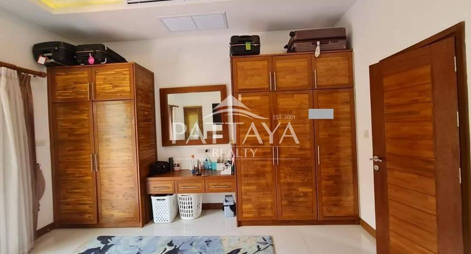 For sale 3 bedrooms villa in Sattahip, Chonburi