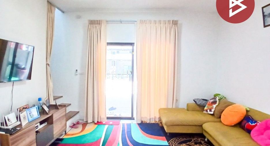 For sale 2 bedrooms townhouse in Mueang Samut Sakhon, Samut Sakhon