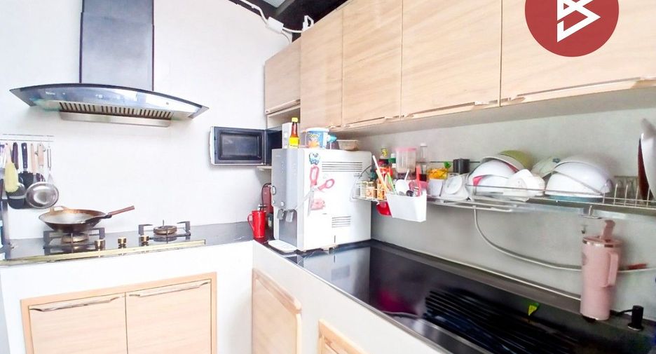 For sale 2 bedrooms townhouse in Mueang Samut Sakhon, Samut Sakhon