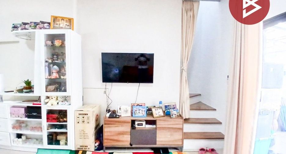 For sale 2 bedrooms townhouse in Mueang Samut Sakhon, Samut Sakhon