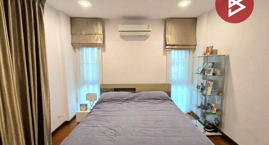 出售 公寓 独立屋 在 Nakhon Chai Si, Nakhon Pathom