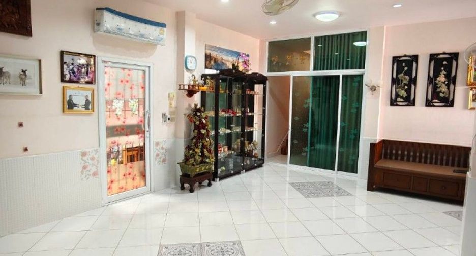 For sale 5 bedrooms house in Mueang Chachoengsao, Chachoengsao
