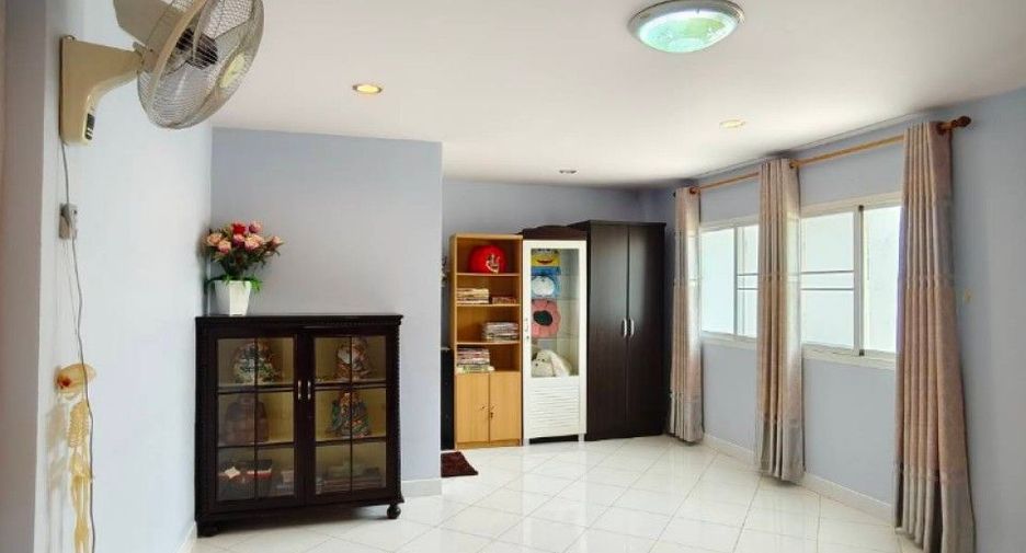 For sale 5 bedrooms house in Mueang Chachoengsao, Chachoengsao