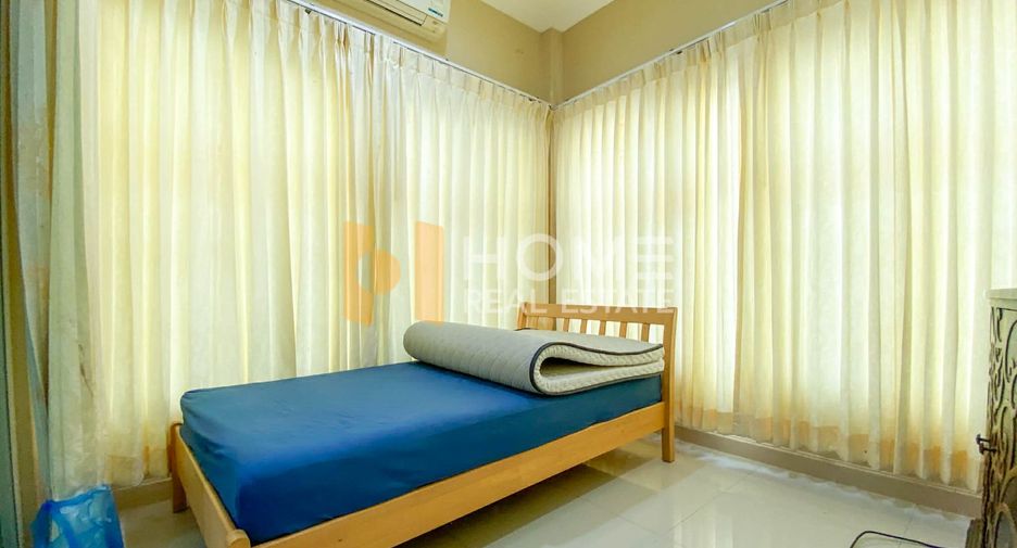 For sale 4 bedrooms house in Phasi Charoen, Bangkok