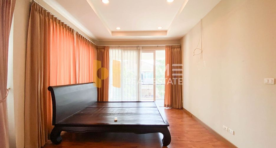 For sale 4 bedrooms house in Phasi Charoen, Bangkok