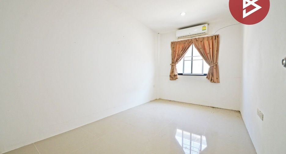 For sale 4 bedrooms townhouse in Phra Samut Chedi, Samut Prakan