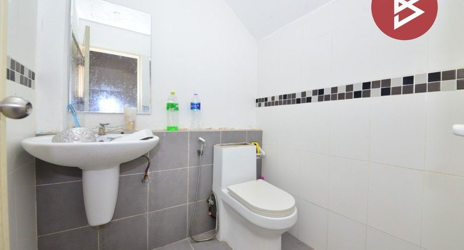 For sale 4 bedrooms townhouse in Phra Samut Chedi, Samut Prakan