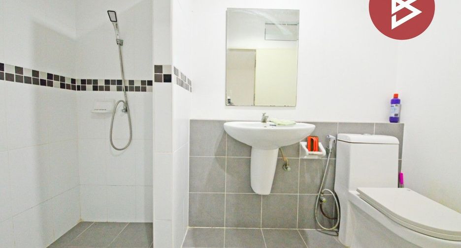 For sale 4 bedrooms townhouse in Phra Samut Chedi, Samut Prakan