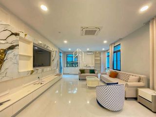 Casa en alquiler de 5 habitaciones en Saphan Sung, Bangkok