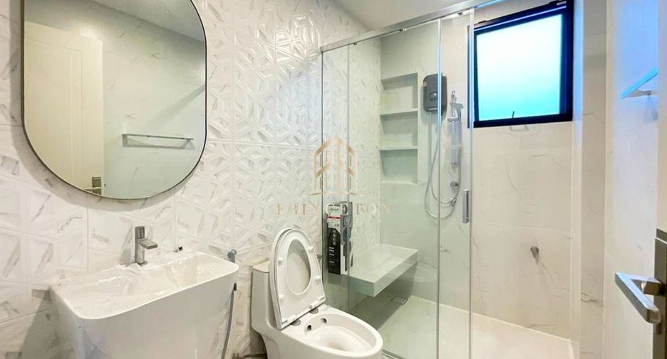 Haus zur Miete mit 5 Zimmer in Saphan Sung, Bangkok